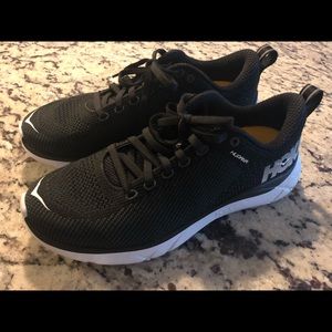 Women’s hoka hupana